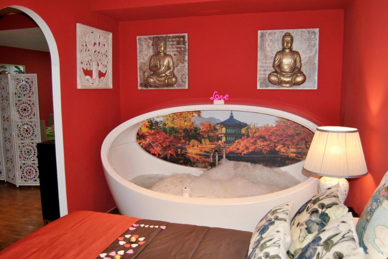 Apartamentos Deluxe Con Jacuzzi O Chimenea Love For Two Collado Mediano Kültér fotó